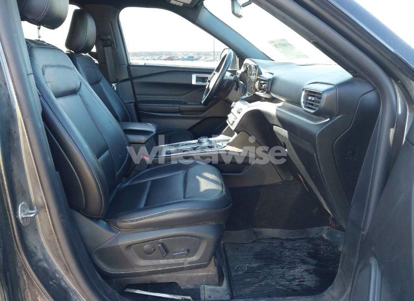 Photo 5 of 2020 Ford Explorer XLT (VIN 1FMSK7DH5LGA54817)