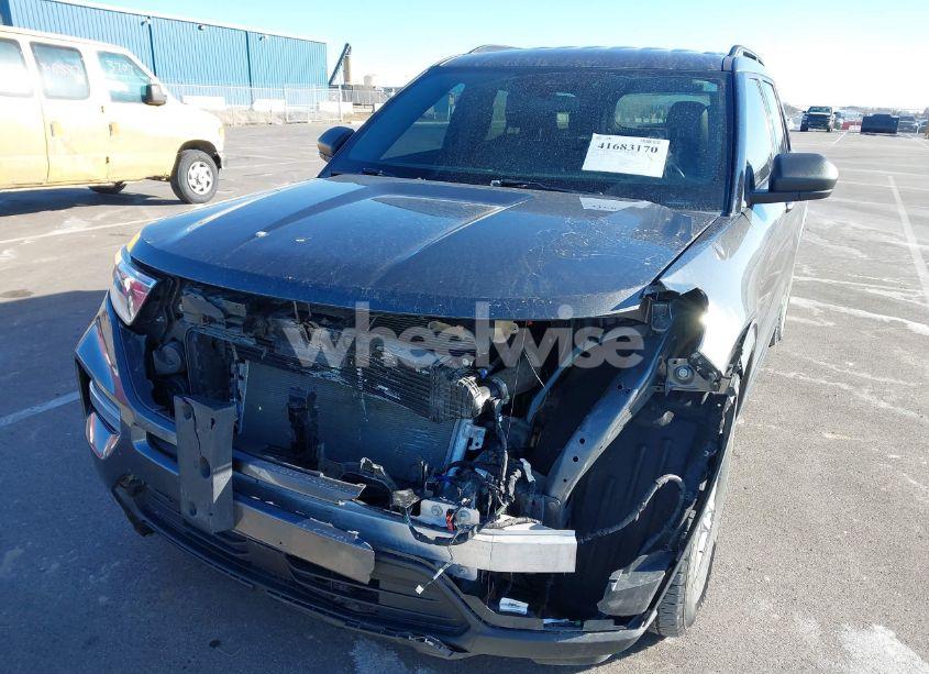 Photo 6 of 2020 Ford Explorer XLT (VIN 1FMSK7DH5LGA54817)