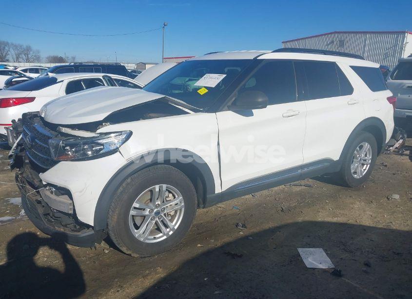 Photo 2 of 2020 Ford Explorer XLT (VIN 1FMSK7DH5LGA88238)