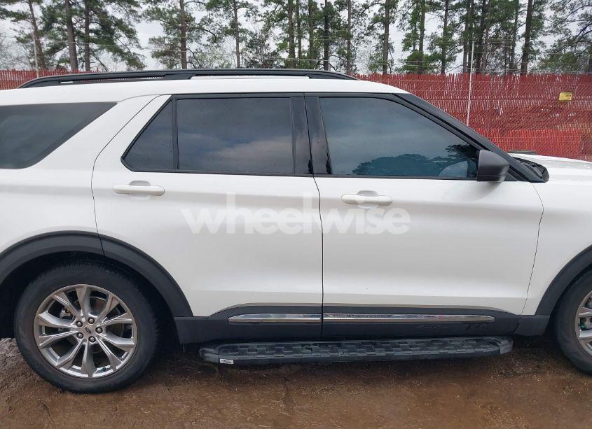 Photo 13 of 2020 Ford Explorer XLT (VIN 1FMSK7DH5LGB11209)