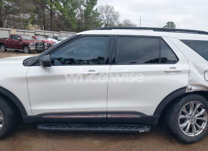 Photo 14 of 2020 Ford Explorer XLT (VIN 1FMSK7DH5LGB11209)
