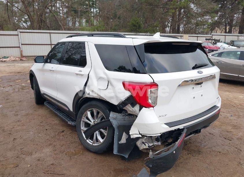 Photo 3 of 2020 Ford Explorer XLT (VIN 1FMSK7DH5LGB11209)