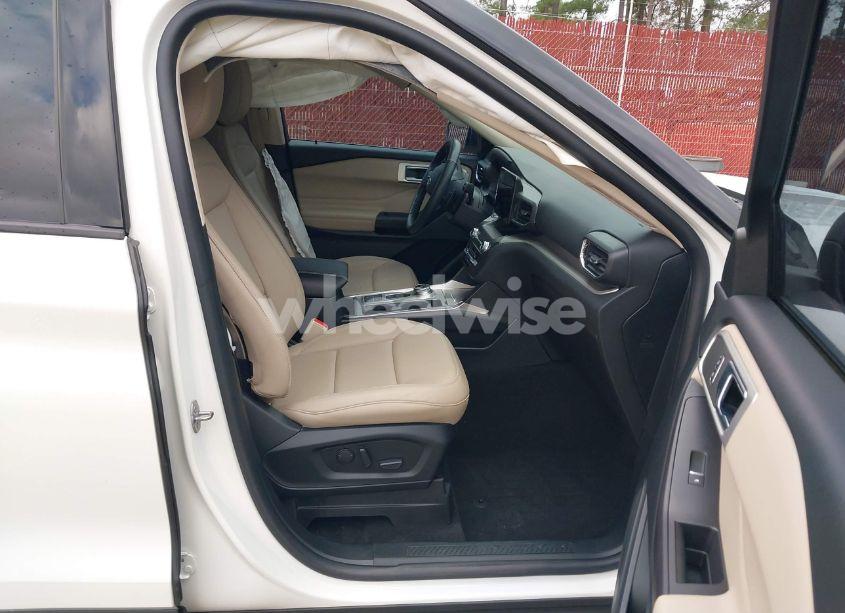 Photo 5 of 2020 Ford Explorer XLT (VIN 1FMSK7DH5LGB11209)