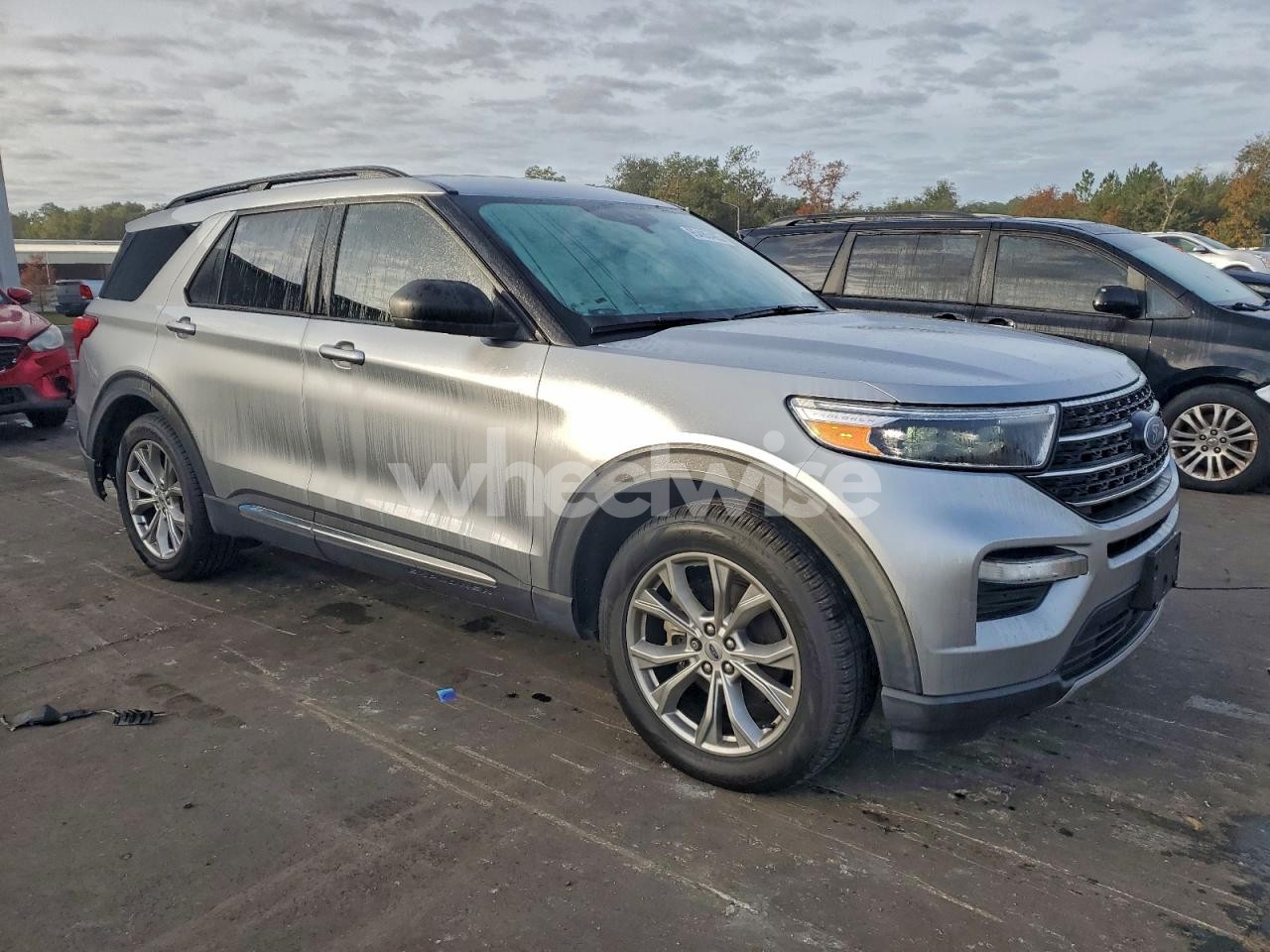 Photo 4 of 2020 FORD EXPLORER XLT (VIN 1FMSK7DH5LGB39219)