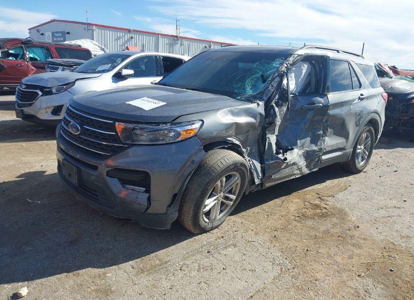 Photo 2 of 2022 Ford Explorer XLT (VIN 1FMSK7DH5NGA92020)