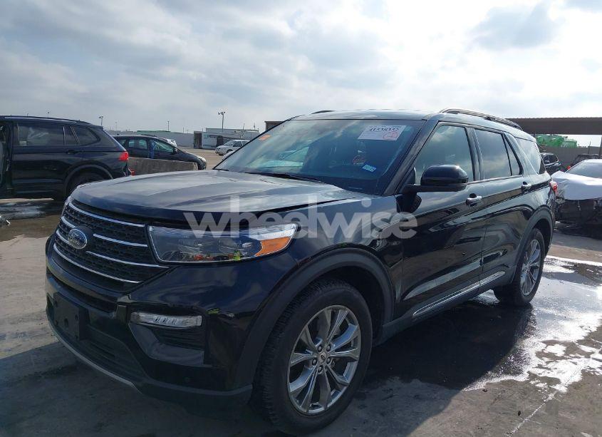 Photo 2 of 2022 Ford Explorer XLT (VIN 1FMSK7DH5NGC12544)
