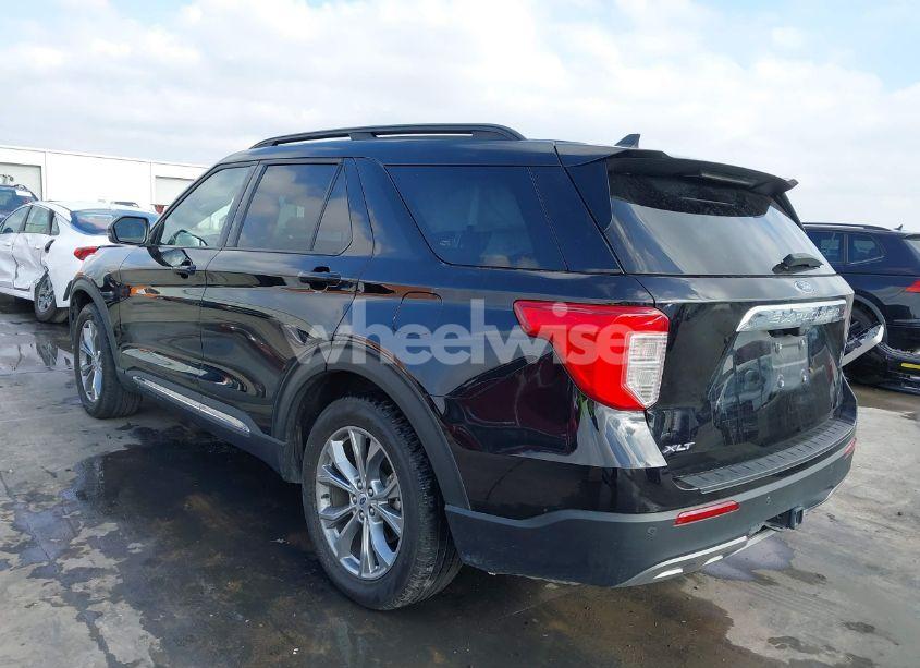 Photo 3 of 2022 Ford Explorer XLT (VIN 1FMSK7DH5NGC12544)