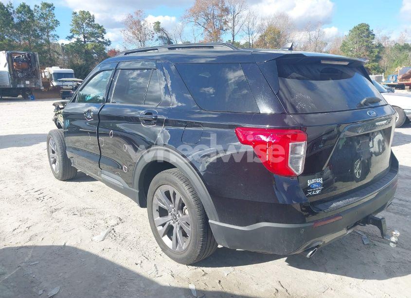 Photo 3 of 2023 Ford Explorer XLT (VIN 1FMSK7DH5PGA42852)