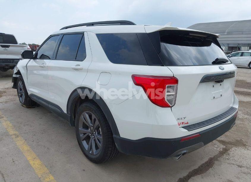 Photo 3 of 2023 Ford Explorer XLT (VIN 1FMSK7DH5PGA47310)