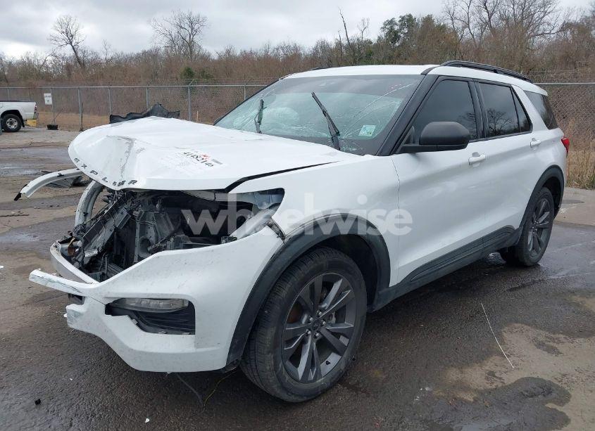 Photo 2 of 2021 Ford Explorer XLT (VIN 1FMSK7DH6MGC42764)