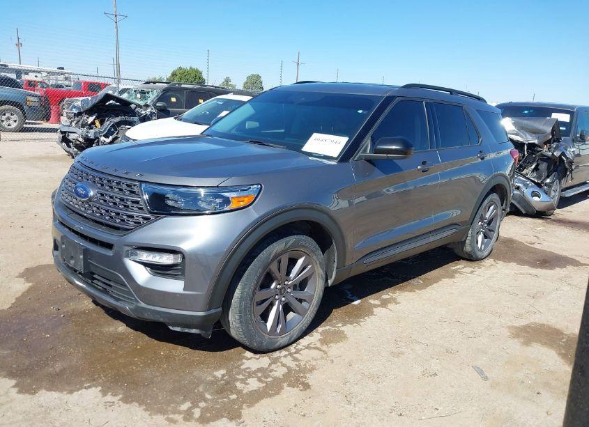 Photo 2 of 2022 Ford Explorer XLT (VIN 1FMSK7DH6NGA14474)