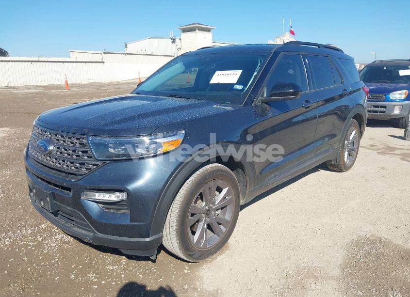 Photo 2 of 2022 Ford Explorer XLT (VIN 1FMSK7DH6NGB40205)