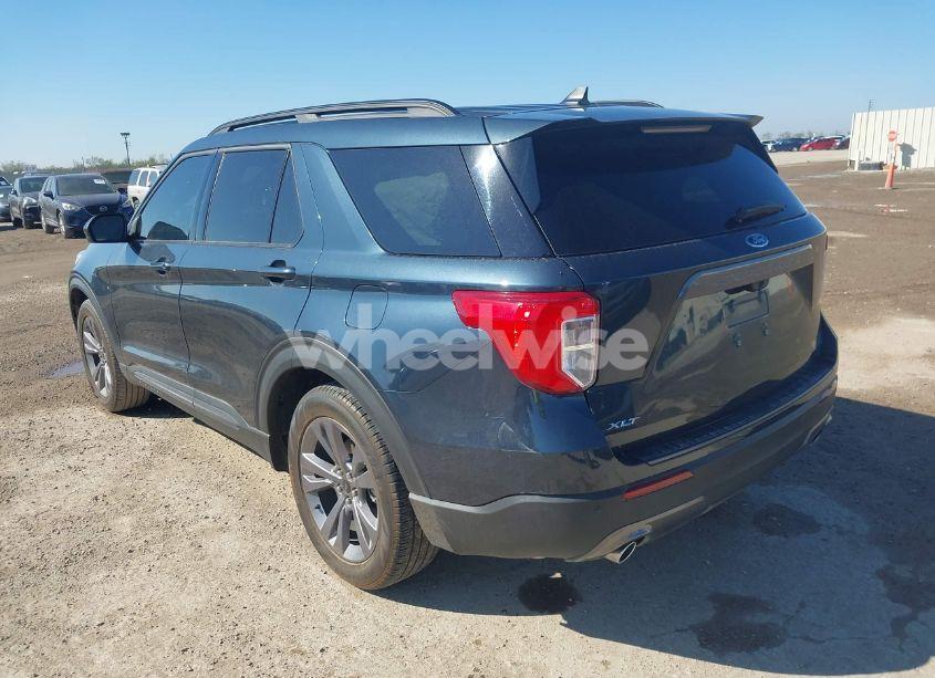 Photo 3 of 2022 Ford Explorer XLT (VIN 1FMSK7DH6NGB40205)
