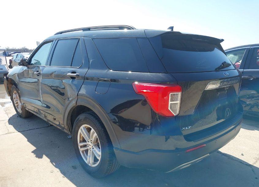 Photo 3 of 2023 Ford Explorer XLT (VIN 1FMSK7DH6PGB18207)