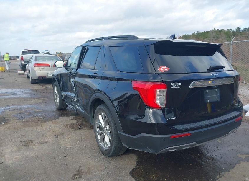 Photo 3 of 2020 Ford Explorer XLT (VIN 1FMSK7DH7LGC41928)