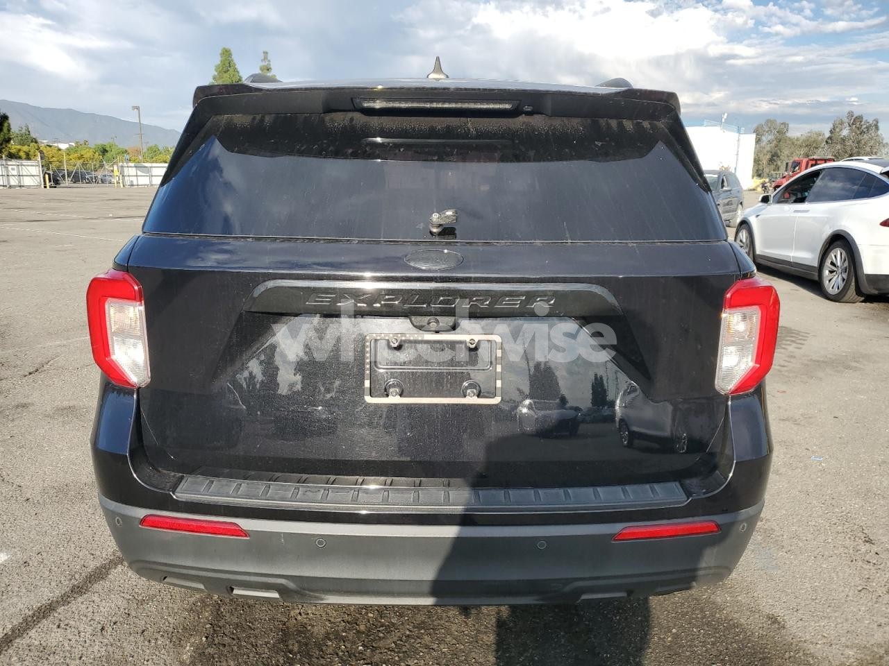 Photo 6 of 2021 FORD EXPLORER XLT (VIN 1FMSK7DH7MGB21130)