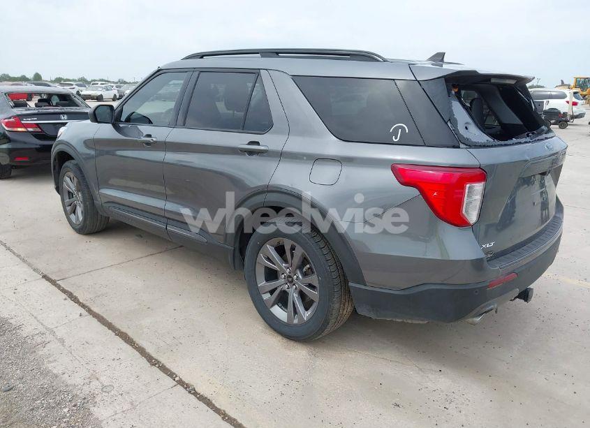 Photo 3 of 2021 Ford Explorer XLT (VIN 1FMSK7DH7MGB79108)