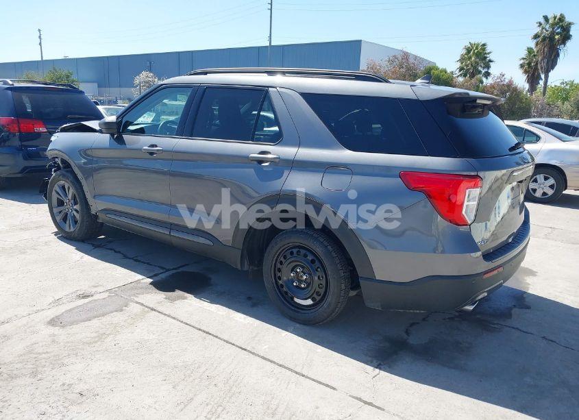 Photo 3 of 2021 Ford Explorer XLT (VIN 1FMSK7DH7MGC09997)