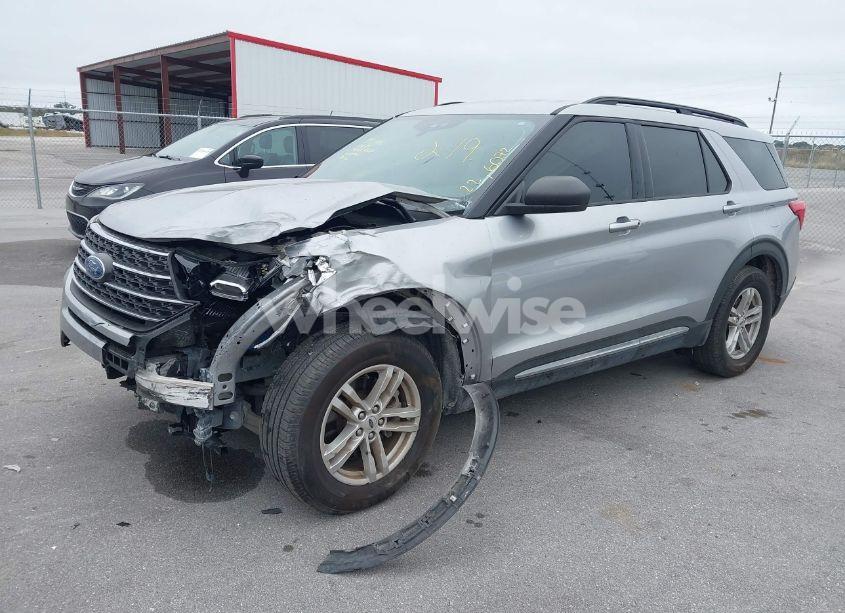 Photo 2 of 2022 Ford Explorer XLT (VIN 1FMSK7DH7NGA16072)