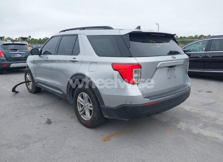 Photo 3 of 2022 Ford Explorer XLT (VIN 1FMSK7DH7NGA16072)
