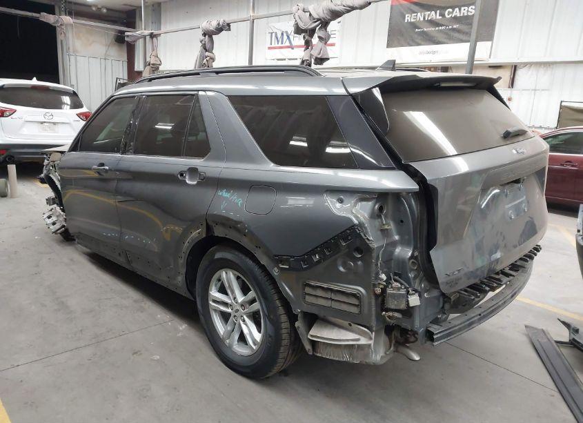 Photo 3 of 2022 Ford Explorer XLT (VIN 1FMSK7DH7NGA34152)