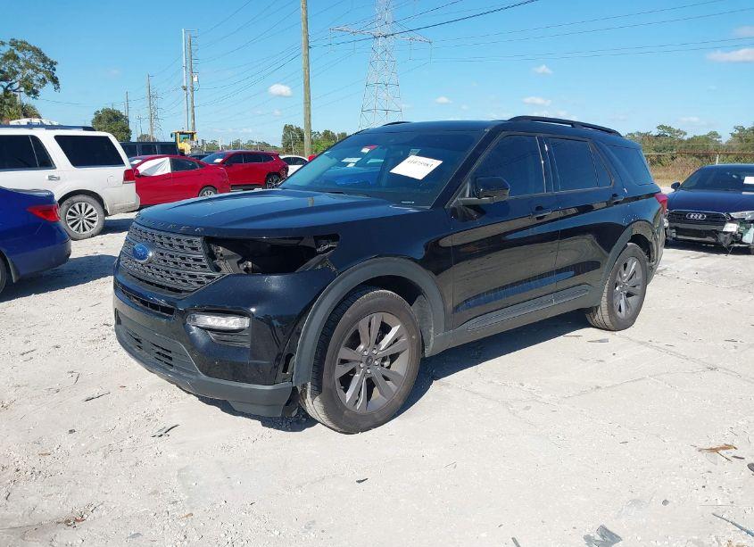 Photo 2 of 2022 Ford Explorer XLT (VIN 1FMSK7DH7NGB25910)