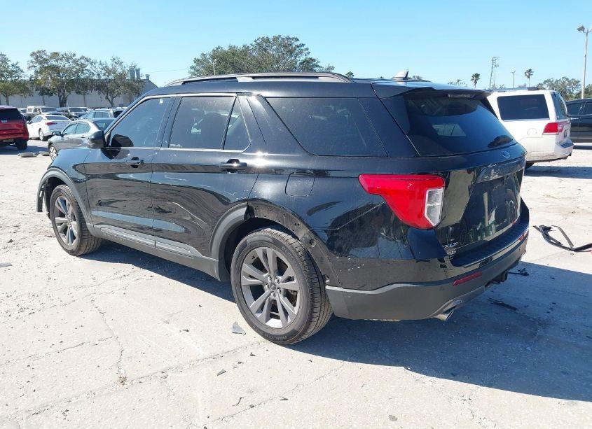 Photo 3 of 2022 Ford Explorer XLT (VIN 1FMSK7DH7NGB25910)