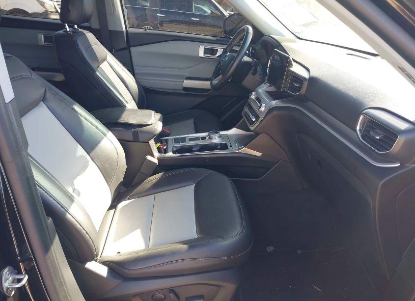 Photo 5 of 2022 Ford Explorer XLT (VIN 1FMSK7DH7NGB25910)