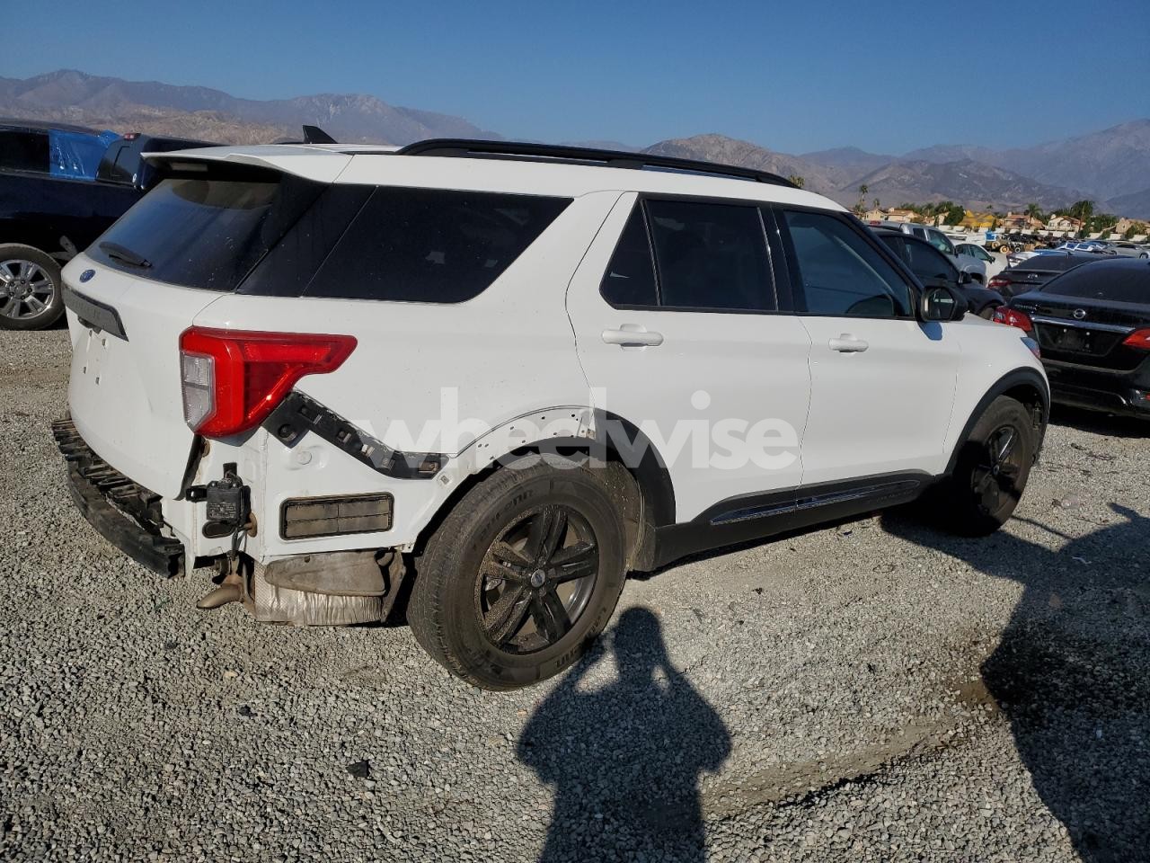 Photo 3 of 2023 FORD EXPLORER XLT (VIN 1FMSK7DH7PGA23526)