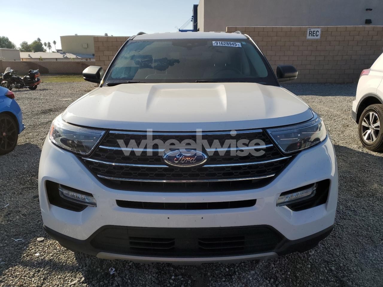 Photo 5 of 2023 FORD EXPLORER XLT (VIN 1FMSK7DH7PGA23526)