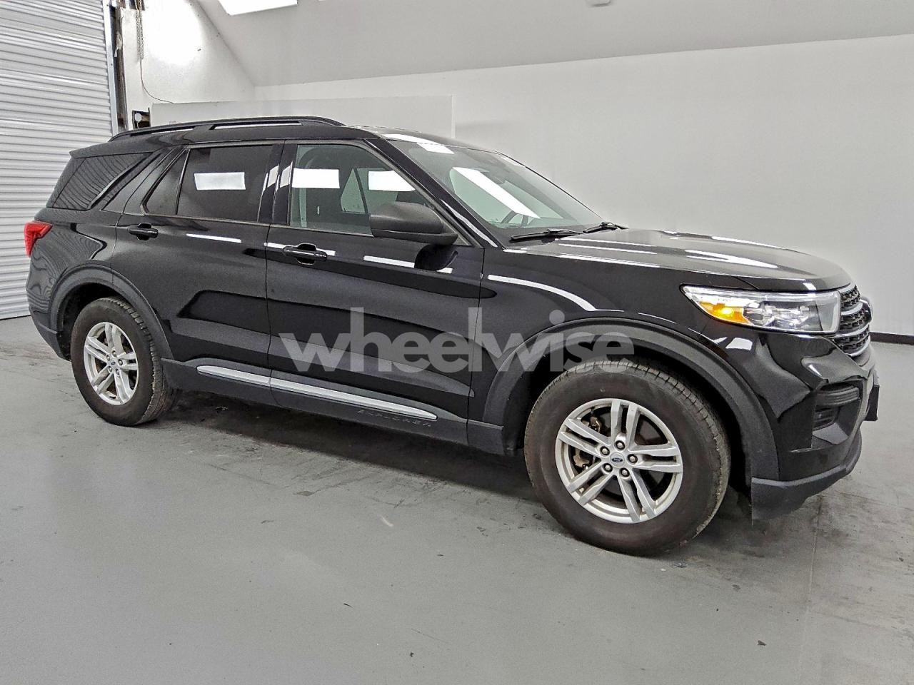 Photo 4 of 2020 FORD EXPLORER XLT (VIN 1FMSK7DH8LGC79295)