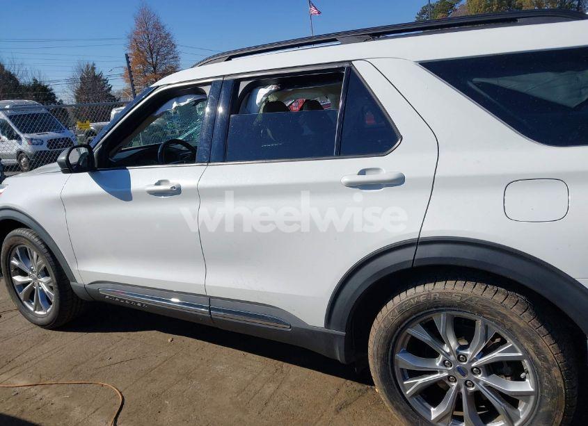 Photo 14 of 2020 Ford Explorer XLT (VIN 1FMSK7DH9LGA67702)