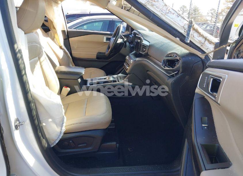 Photo 5 of 2020 Ford Explorer XLT (VIN 1FMSK7DH9LGA67702)