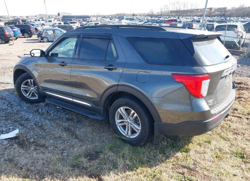 Photo 3 of 2020 Ford Explorer XLT (VIN 1FMSK7DH9LGB18454)