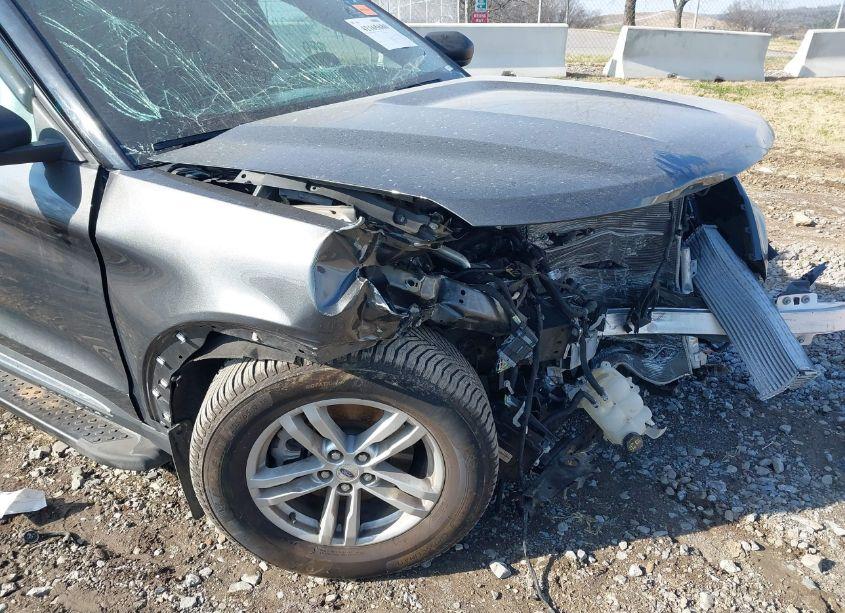 Photo 6 of 2020 Ford Explorer XLT (VIN 1FMSK7DH9LGB18454)