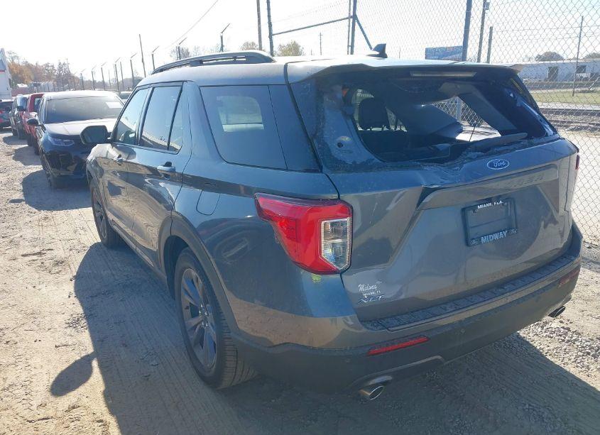 Photo 3 of 2021 Ford Explorer XLT (VIN 1FMSK7DH9MGA02334)