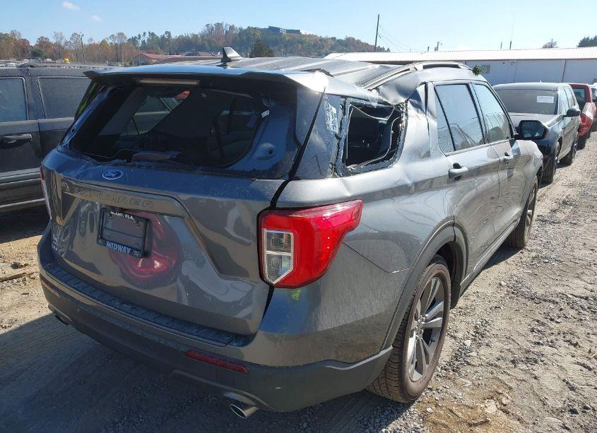Photo 4 of 2021 Ford Explorer XLT (VIN 1FMSK7DH9MGA02334)