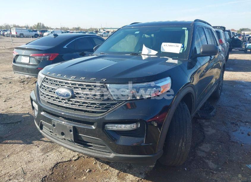 Photo 2 of 2021 Ford Explorer XLT (VIN 1FMSK7DH9MGA04956)