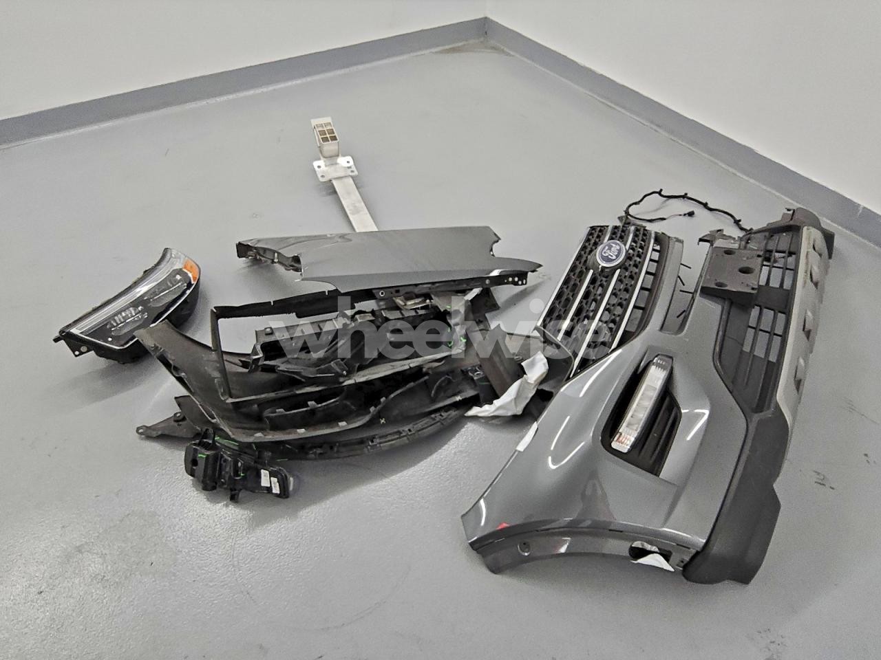 Photo 13 of 2024 FORD EXPLORER XLT (VIN 1FMSK7DH9RGA04771)