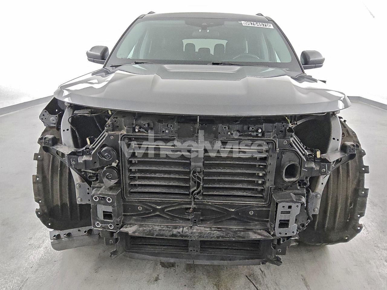 Photo 5 of 2024 FORD EXPLORER XLT (VIN 1FMSK7DH9RGA04771)