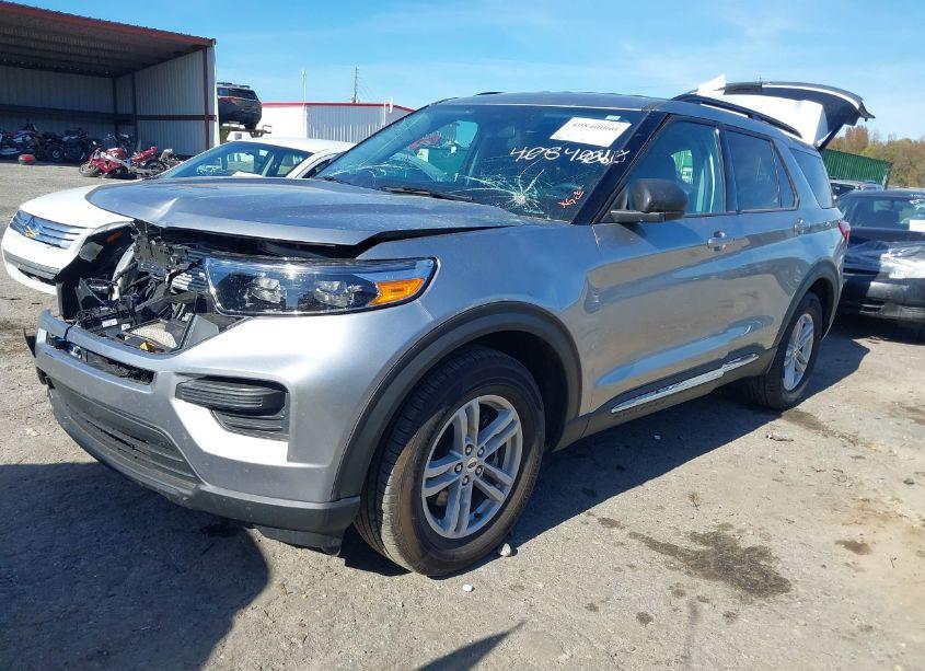 Photo 2 of 2024 Ford Explorer XLT (VIN 1FMSK7DH9RGA35910)