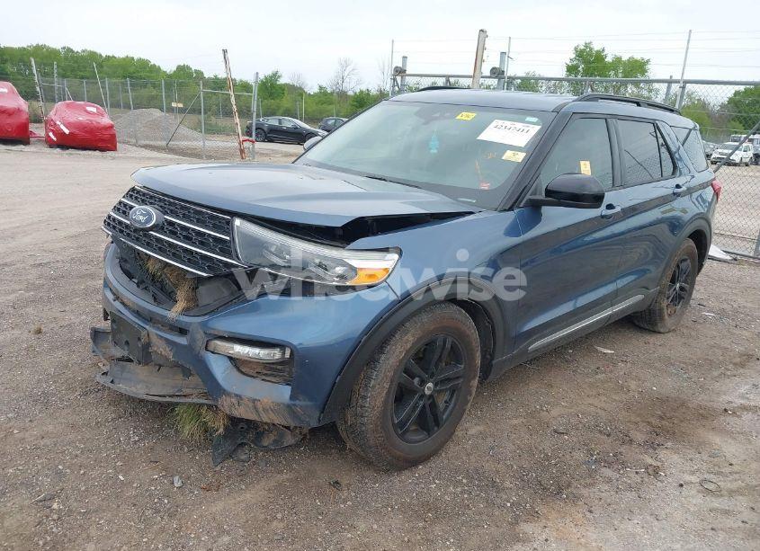 Photo 2 of 2020 Ford Explorer XLT (VIN 1FMSK7DHXLGA10148)