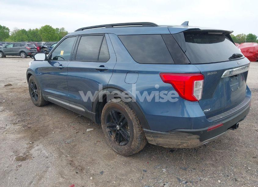 Photo 3 of 2020 Ford Explorer XLT (VIN 1FMSK7DHXLGA10148)