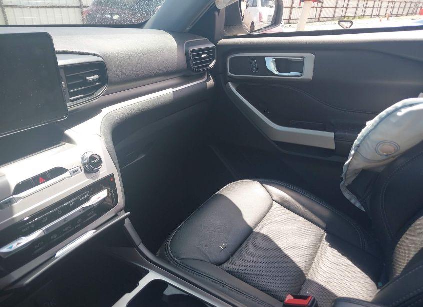 Photo 5 of 2021 Ford Explorer XLT (VIN 1FMSK7DHXMGB59869)