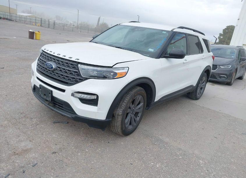 Photo 2 of 2021 Ford Explorer XLT (VIN 1FMSK7DHXMGB95433)