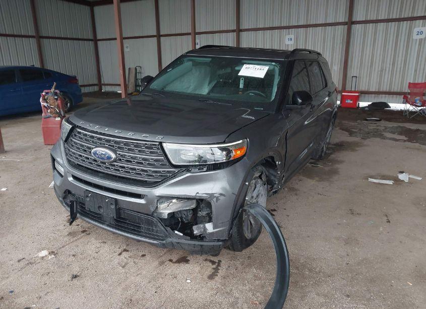 Photo 2 of 2022 Ford Explorer XLT (VIN 1FMSK7DHXNGA20603)