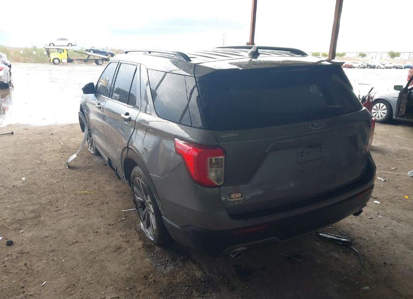 Photo 3 of 2022 Ford Explorer XLT (VIN 1FMSK7DHXNGA20603)