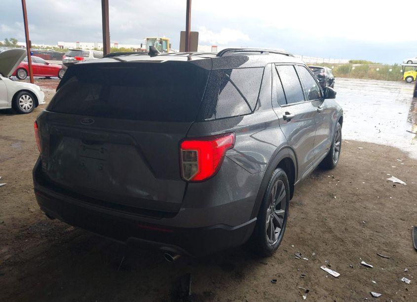 Photo 4 of 2022 Ford Explorer XLT (VIN 1FMSK7DHXNGA20603)