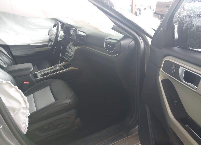 Photo 5 of 2022 Ford Explorer XLT (VIN 1FMSK7DHXNGA20603)