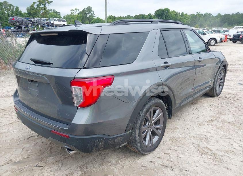 Photo 4 of 2022 Ford Explorer XLT (VIN 1FMSK7DHXNGB36481)